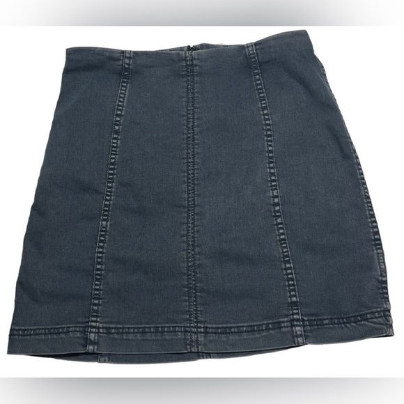 Free People Westminster Blue Gray Denim Mini Skirt Size 10 EUC - Picture 3 of 11